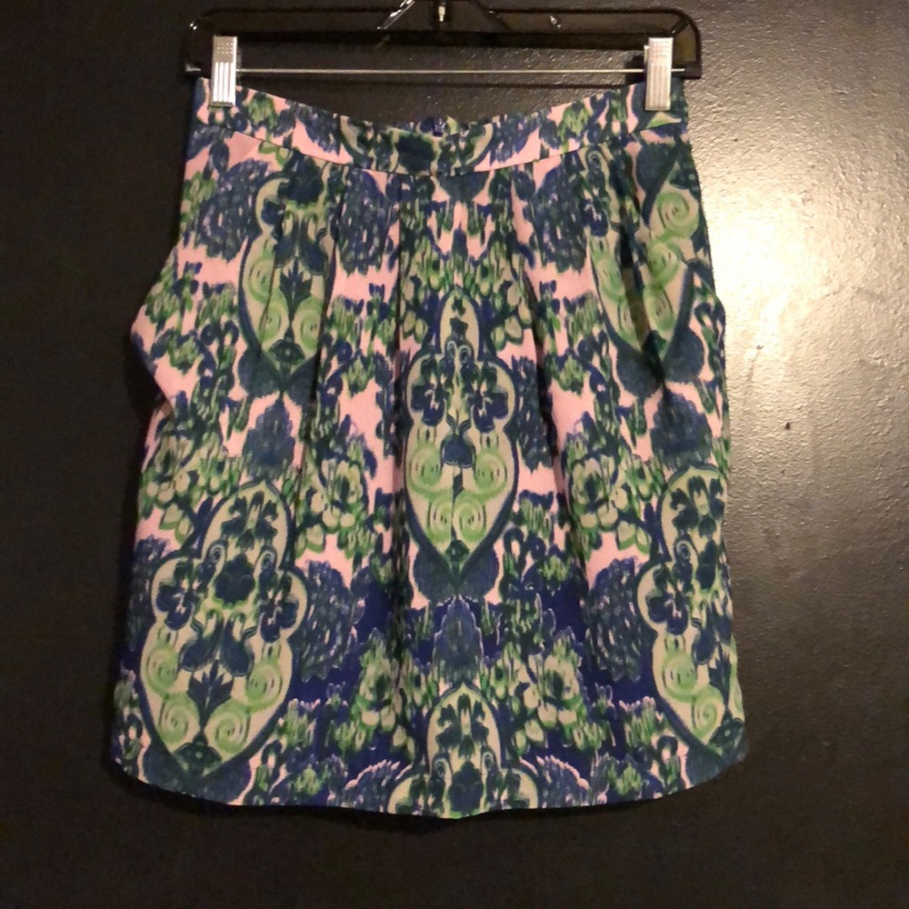 Floral mini skirt size S with pockets!